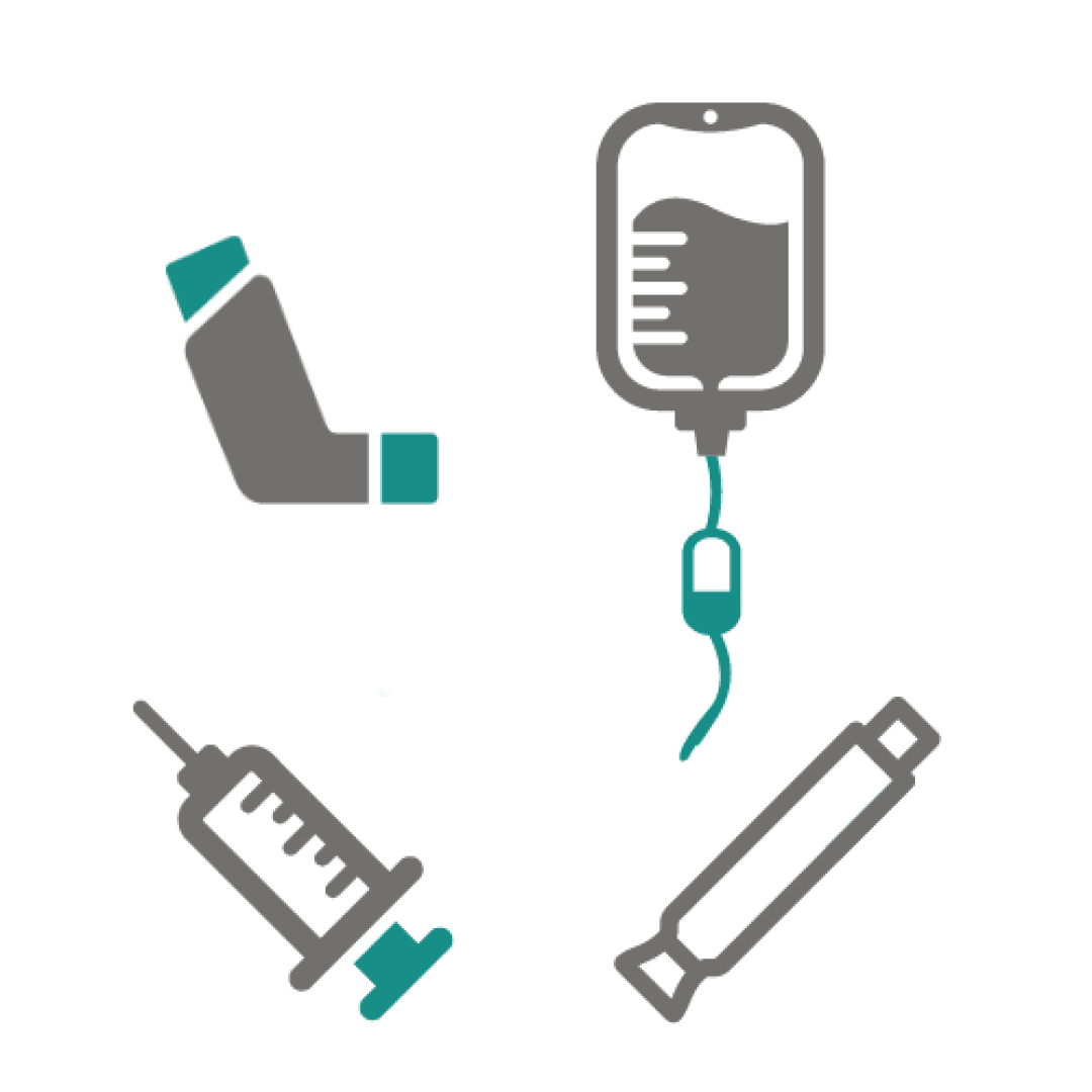 Vier medizinische Symbole: ein Inhalator, ein Infusionsbeutel mit Schlauch, eine Spritze und ein rechteckiger Schlauch, alle in Grau und Petrol auf weißem Hintergrund.