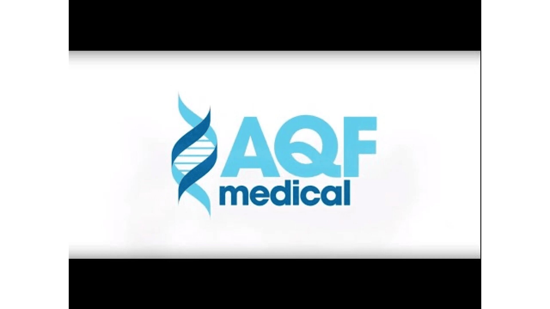 Logo für AQF Medical mit einem blauen DNA-Doppelhelix-Design links neben dem Text. Die Buchstaben AQF sind fett und groß, darunter das Wort „Medical“ in kleinerer Kleinschreibung. Weißer Hintergrund.