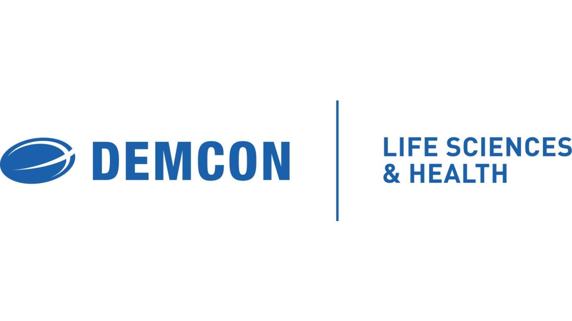 Blaues Demcon-Logo mit einer stilisierten ovalen Form auf der linken Seite, gefolgt vom Text DEMCON und einer vertikalen Linie. Rechts steht in blauen Großbuchstaben „LIFE SCIENCES & HEALTH“ auf weißem Hintergrund.