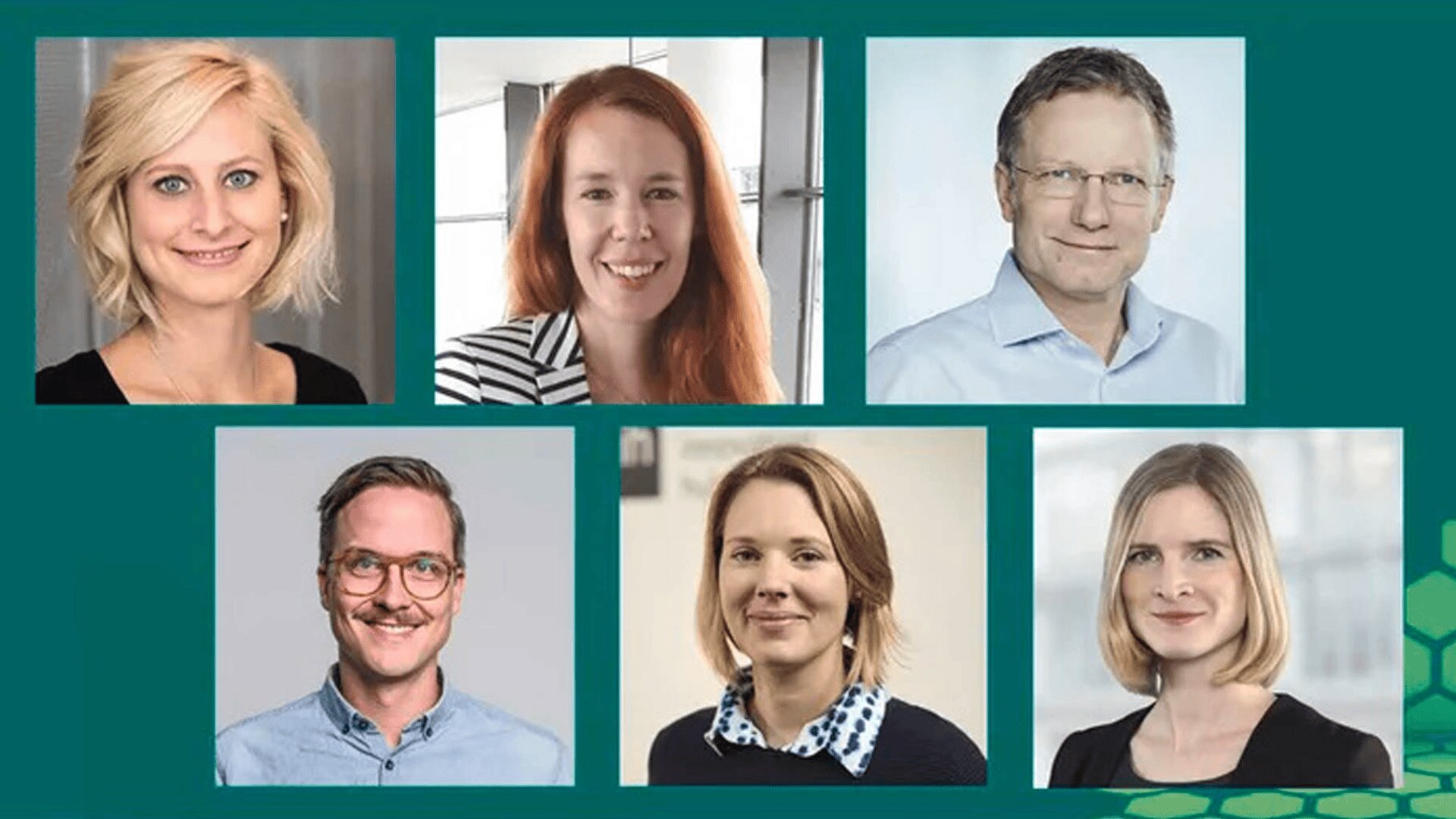 Eine Collage von sechs professionell gekleideten Personen, drei Männern und drei Frauen, die vor verschiedenen unscharfen Hintergründen in Innenräumen in zwei Reihen auf einem blaugrünen Hintergrund in die Kamera lächeln.