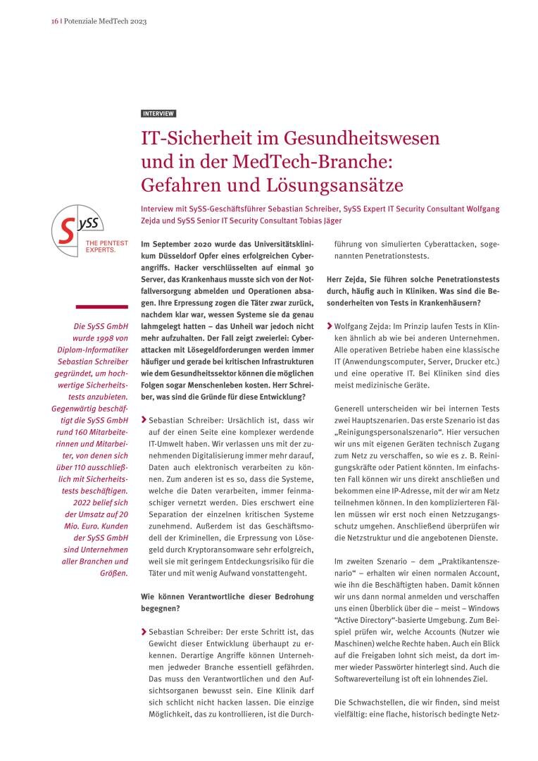 Eine Magazinseite in deutscher Sprache befasst sich mit der IT-Sicherheit im Gesundheitswesen und in der Medizintechnik. Sie enthält Text, hervorgehobene Zitate, Logos und Kopfbilder von zwei Interviewpartnern: Sebastian Schreiter und Wolfgang Zajdzik von der SySS GmbH.