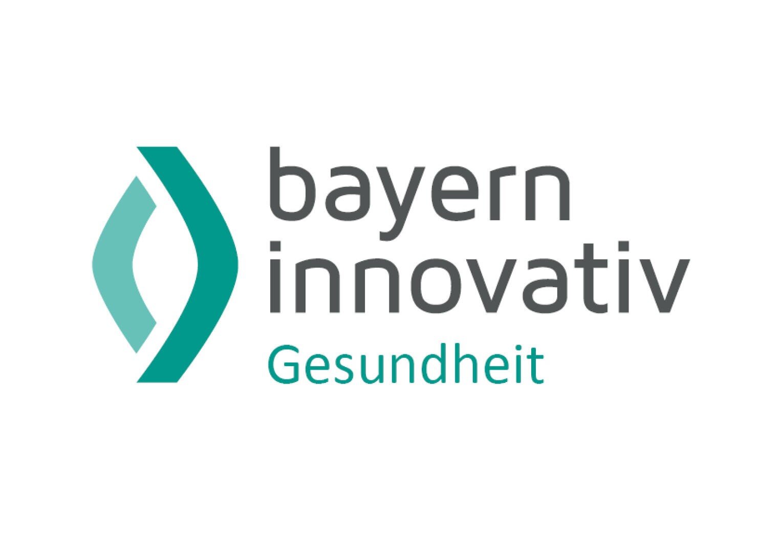 Logo für bayern innovativ Gesundheit mit abstrakten blaugrünen Formen auf der linken Seite und dem Text bayern innovativ Gesundheit in Grau und Blaugrün auf weißem Hintergrund.