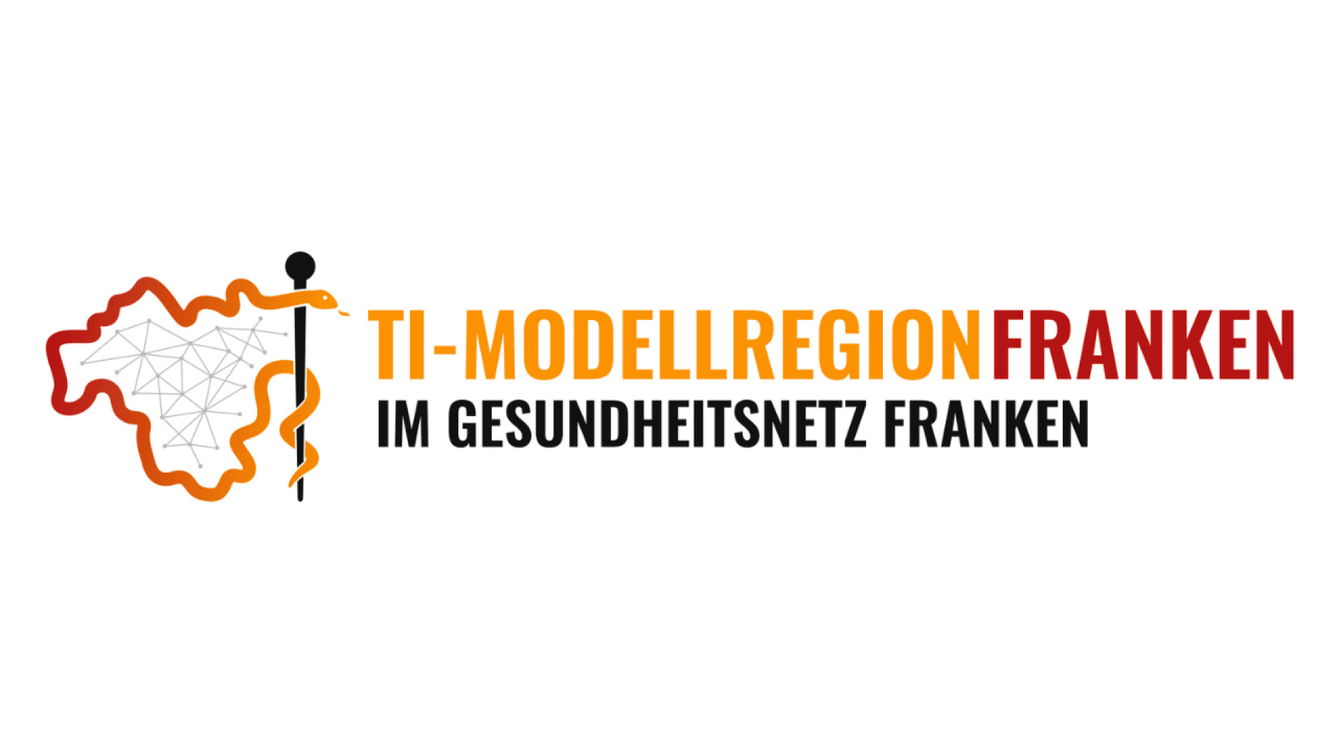 Logo mit einem Umriss der Region Franken in Orange und Rot, einem Symbol des medizinischen Personals und dem Text „TI-Modellregion Franken im Gesundheitsnetz Franken“ in Schwarz, Orange und Rot.