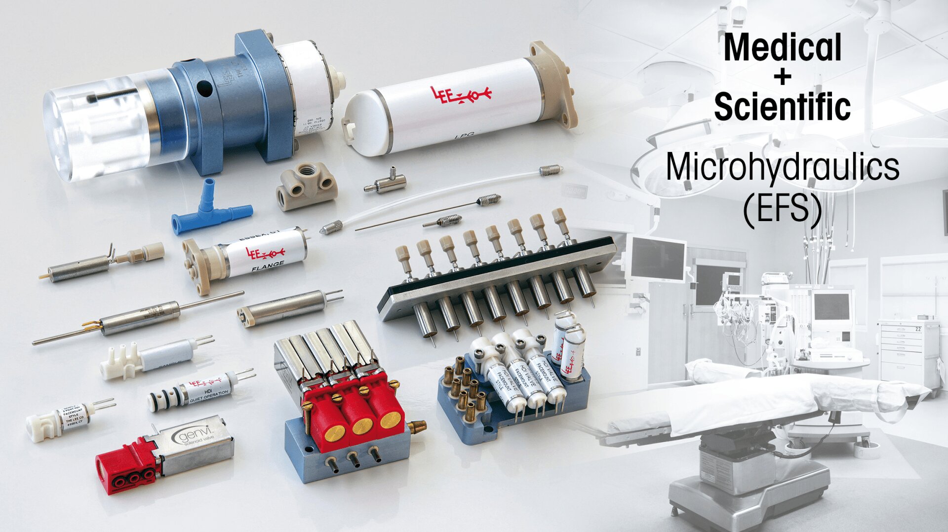 Auf einer weißen Fläche ist eine Sammlung von mikrohydraulischen Komponenten abgebildet, im Hintergrund ein Operationssaal. Der Text lautet: Medizinische + wissenschaftliche Mikrohydraulik (EFS).