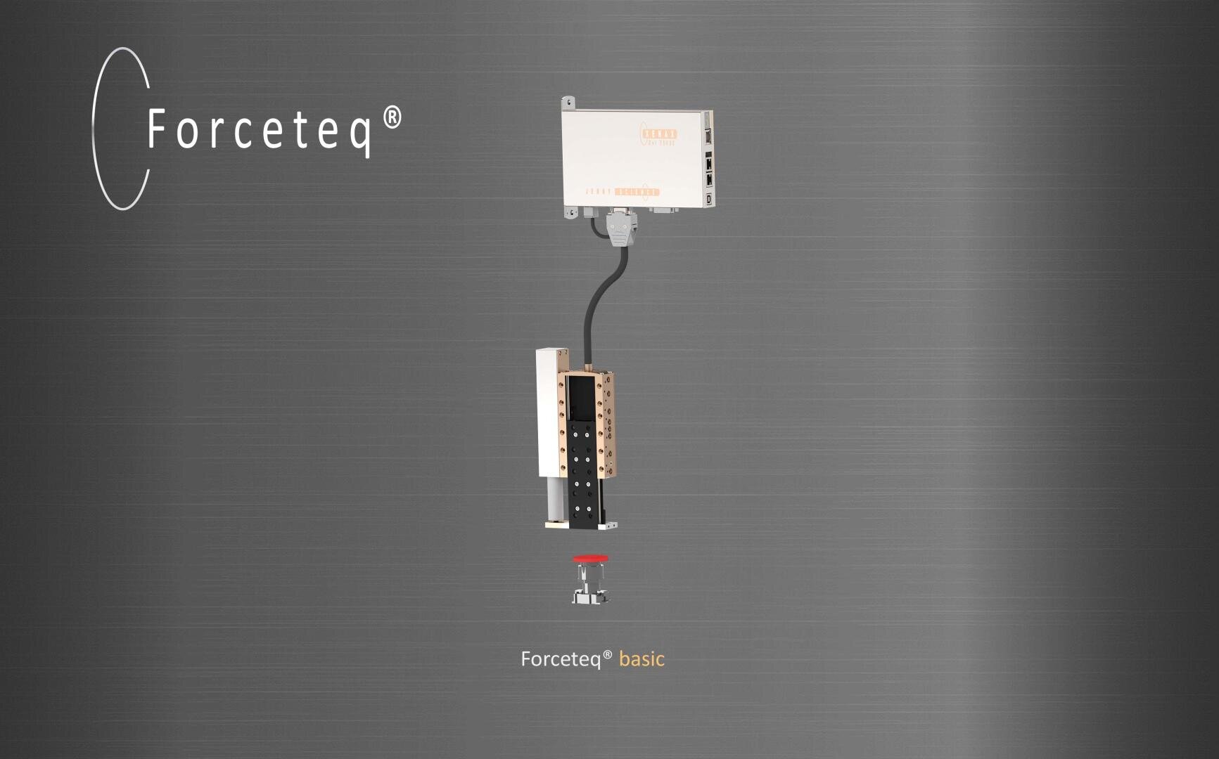 Ein Forceteq® Grundgerät ist auf einem grauen Hintergrund montiert. Das System besteht aus einer rechteckigen Steuereinheit, die über ein Kabel mit einer vertikalen Sensorkomponente verbunden ist, die an einem roten Knopf darunter angebracht ist. Das Forceteq®-Logo befindet sich auf der linken Seite.
